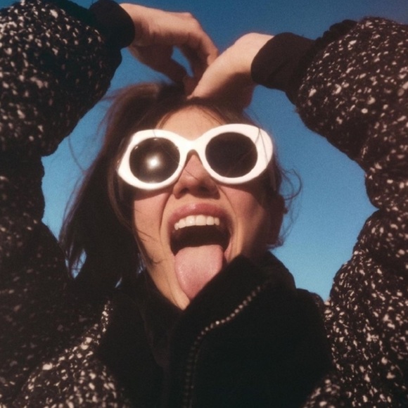 Burberry Sunglasses, New 240 - Picture 3 of 5